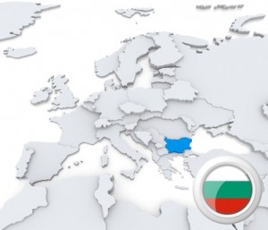 Die Karte und die Flagge Bulgariens.